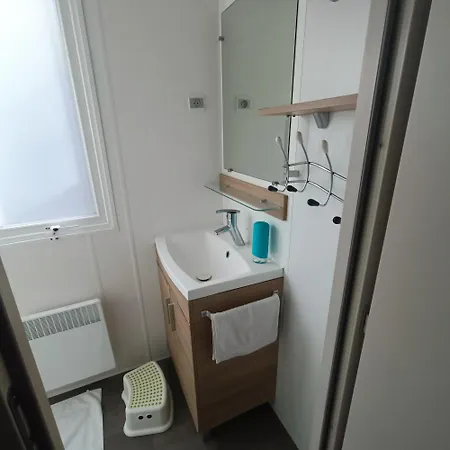 Camping Mobil-home Familial 3 *